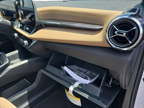 New 2026 Chevrolet Equinox ACTIV w/ Convenience Package III AWD/4WD image 18