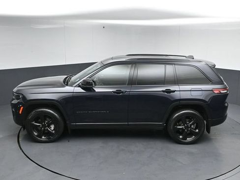 Used 2023 Jeep Grand Cherokee Limited w/ Black Appearance Package AWD/4WD image 48
