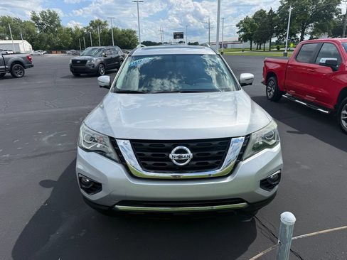 Used 2017 Nissan Pathfinder Platinum w/ Cargo Package AWD/4WD image 2