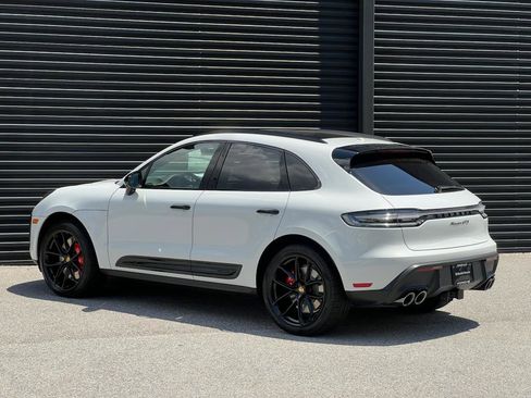 New 2025 Porsche Macan GTS image 3