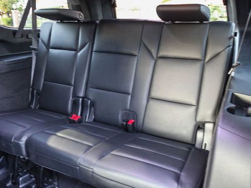Used 2023 Cadillac Escalade ESV Luxury RWD image 23