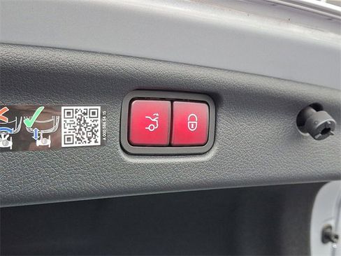 Used 2026 Mercedes-Benz C 300 4MATIC Sedan image 23