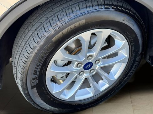 Used 2022 Ford Escape SE w/ Cold Weather Package image 19