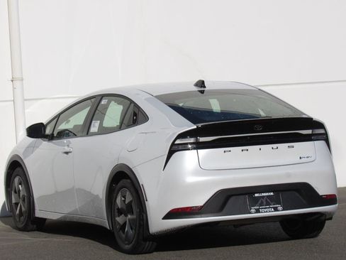New 2026 Toyota Prius Plug-In Hybrid FWD image 5