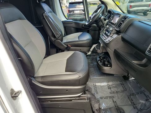 Used 2025 RAM ProMaster 2500 w/ Convenience Group FWD image 18