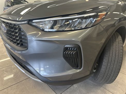 Used 2023 Ford Escape Active w/ Tech Pack #1 AWD/4WD image 17