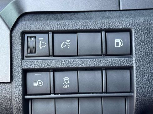 Used 2025 Toyota 4Runner SR5 AWD/4WD image 27
