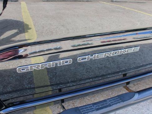Certified 2019 Jeep Grand Cherokee Overland RWD image 11
