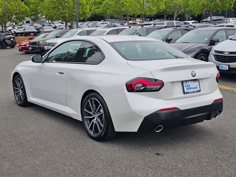 Used 2024 BMW 230i Coupe w/ Convenience Package RWD image 7