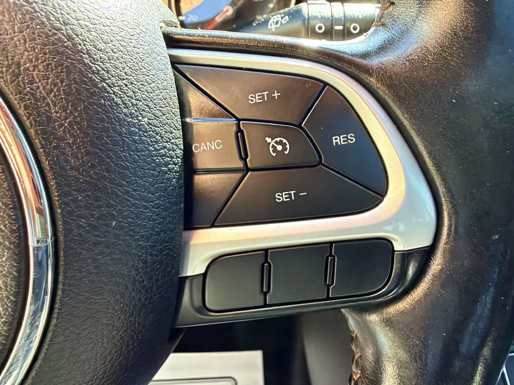 Used 2017 Jeep Compass Limited AWD/4WD image 21