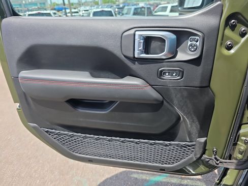 Used 2022 Jeep Gladiator Rubicon w/ LED Lighting Group AWD/4WD image 19