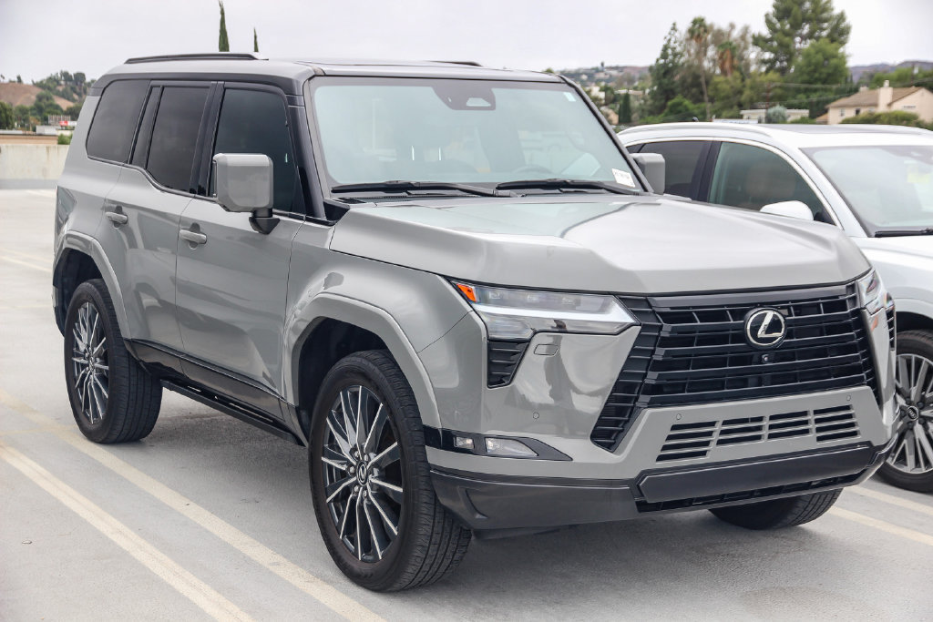 Certified 2024 Lexus GX 550 w/ Accessory Package (Z1) AWD/4WD image 3