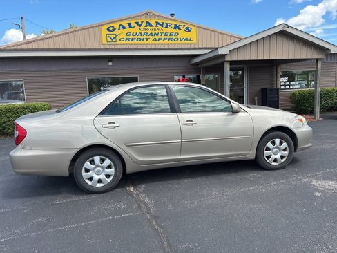 Used 2004 Toyota Camry LE FWD image 4