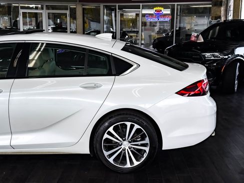 Used 2019 Buick Regal Essence w/ Driver Confidence Package I image 10