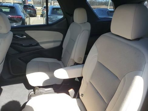 Used 2022 Chevrolet Traverse LT image 31
