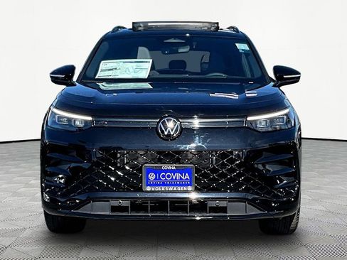 New 2026 Volkswagen Tiguan SE R-Line image 2