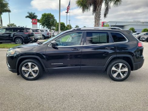 Used 2019 Jeep Cherokee Limited image 7