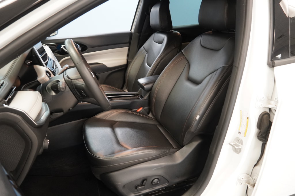 Used 2024 Jeep Compass Limited AWD/4WD image 3