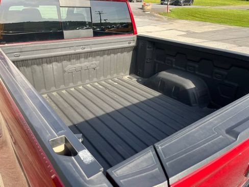 Used 2022 GMC Sierra 1500 AT4 w/ AT4 Preferred Package AWD/4WD image 9