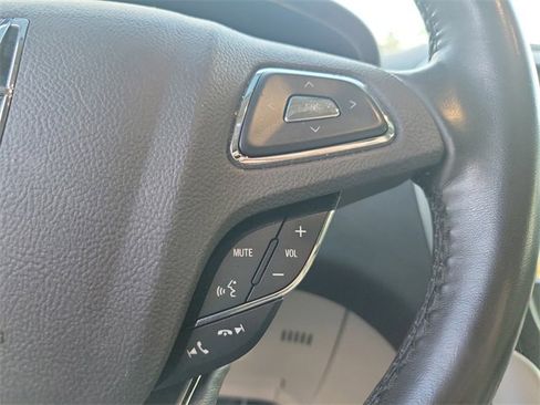 Used 2017 Lincoln MKC Reserve image 22