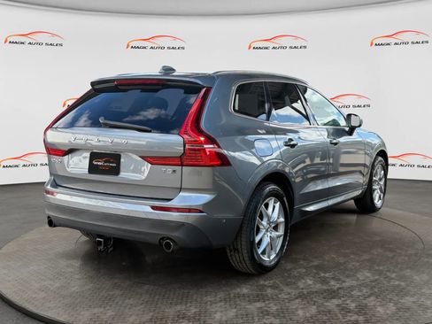 Used 2018 Volvo XC60 T5 Momentum w/ Vision Package AWD/4WD image 10