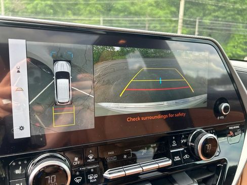 Certified 2024 Toyota Highlander Platinum AWD/4WD image 20
