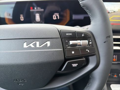 New 2026 Kia Sportage EX image 38