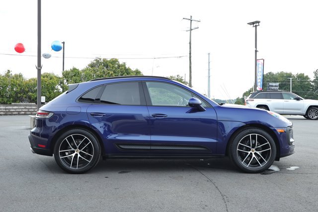 Used 2022 Porsche Macan AWD/4WD image 4