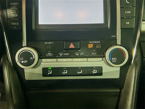 Used 2013 Toyota Camry SE image 21