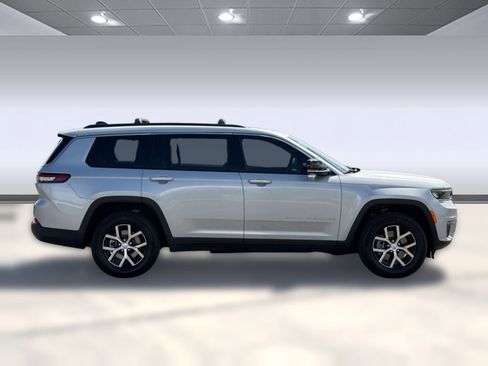 Used 2025 Jeep Grand Cherokee L Limited w/ Trailer Tow Package AWD/4WD image 8