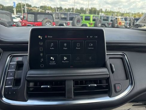Used 2023 GMC Yukon XL SLT w/ SLT Luxury Package AWD/4WD image 9