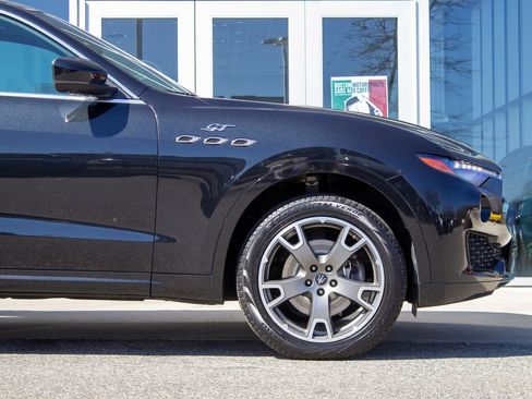 Used 2023 Maserati Levante GT AWD/4WD image 5