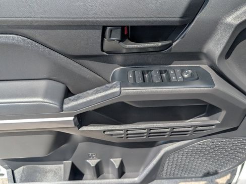 Used 2025 Toyota Tacoma SR5 w/ SR5 Upgrade Package image 15