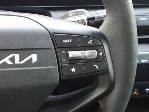 Used 2025 Kia K4 FWD image 13