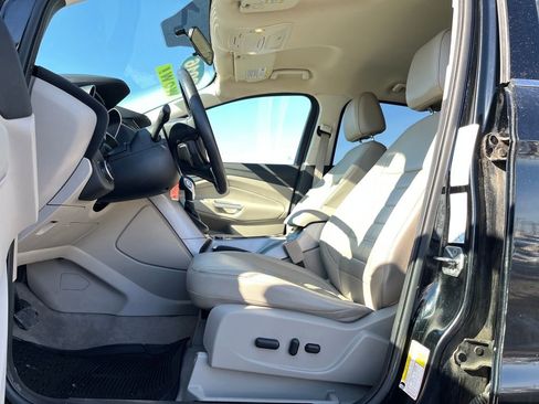 Used 2016 Ford Escape SE w/ Leather Comfort Package image 9