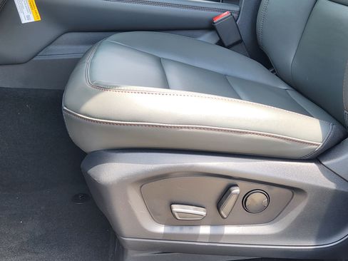 New 2026 Ford Explorer Active w/ Active Comfort Package RWD image 18