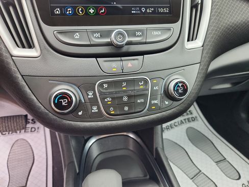 Used 2025 Chevrolet Malibu LT image 32