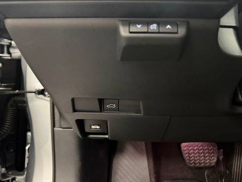 New 2026 Lexus ES 500e AWD/4WD image 18