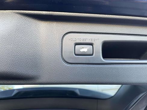 Used 2025 Honda Pilot EX-L image 48