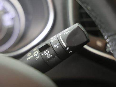 Used 2019 Jeep Cherokee Latitude Plus image 9