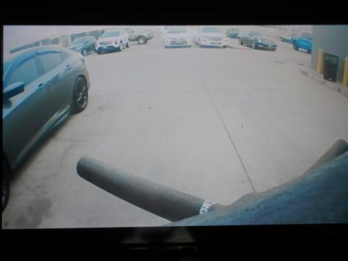 Used 2017 Jeep Wrangler Unlimited Rubicon w/ Connectivity Group image 19