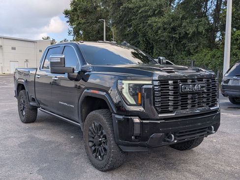 Used 2024 GMC Sierra 2500 Denali Ultimate AWD/4WD image 4