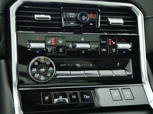 New 2025 Nissan Armada Platinum Reserve image 31