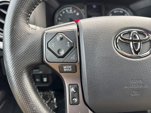 Used 2019 Toyota Tacoma TRD Off-Road w/ TRD Premium Off Road Package image 18