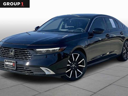 Used 2023 Honda Accord Touring image 1