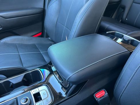 Used 2022 Kia Telluride EX w/ EX Premium Package image 18