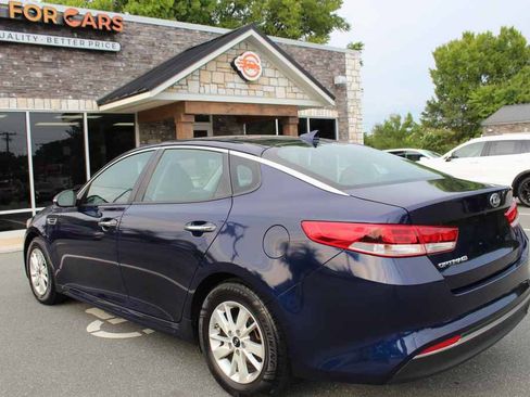 Used 2017 Kia Optima LX FWD image 9
