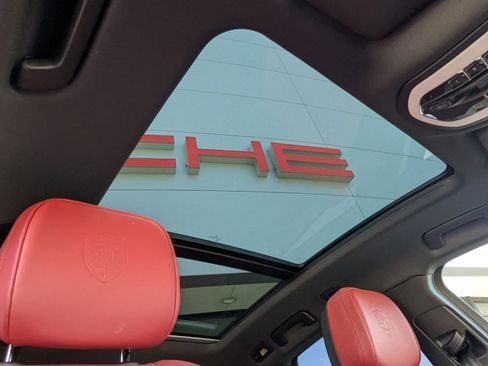 New 2026 Porsche Macan image 27