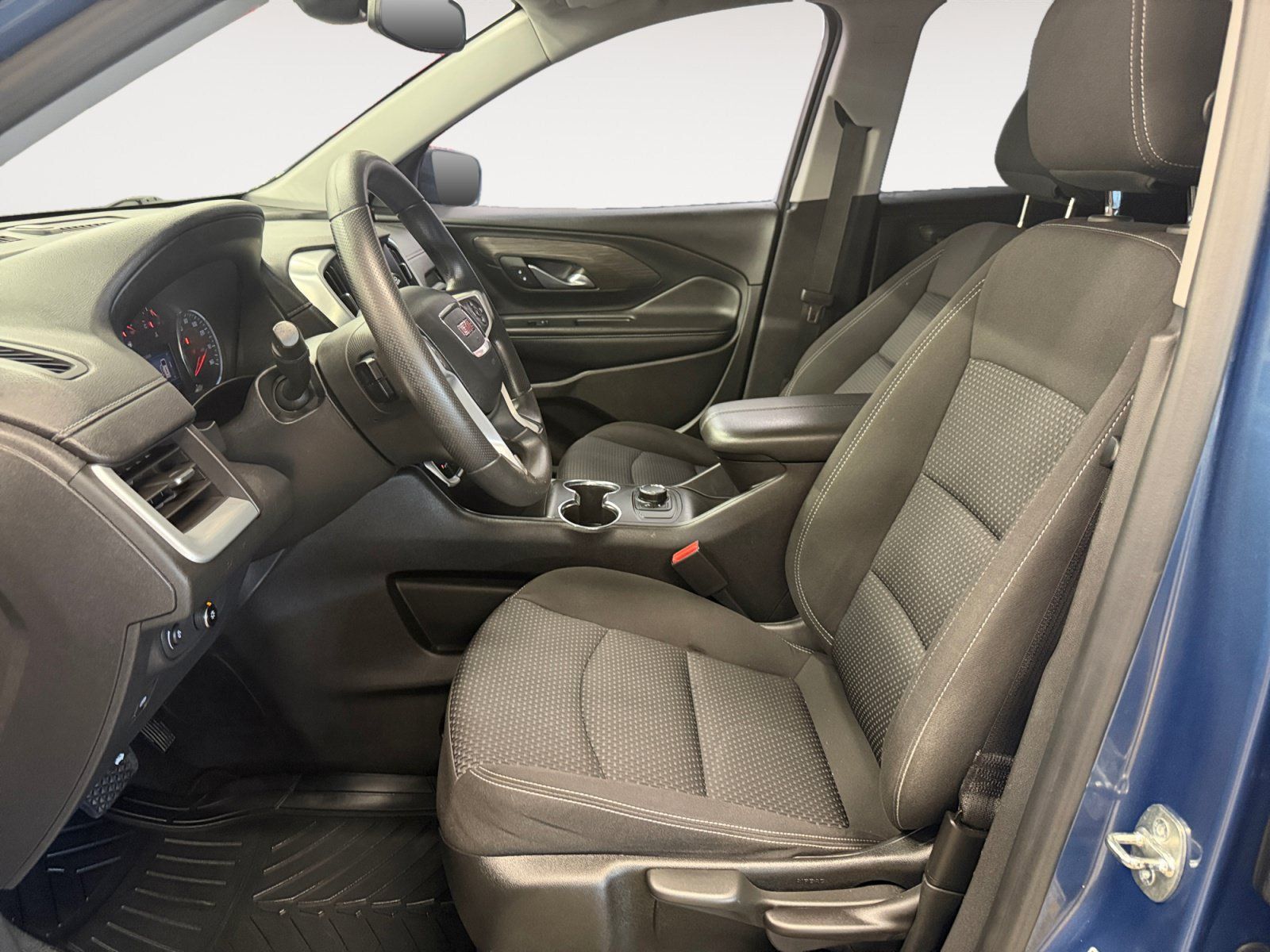 Used 2024 GMC Terrain SLE w/ Elevation Edition FWD image 22
