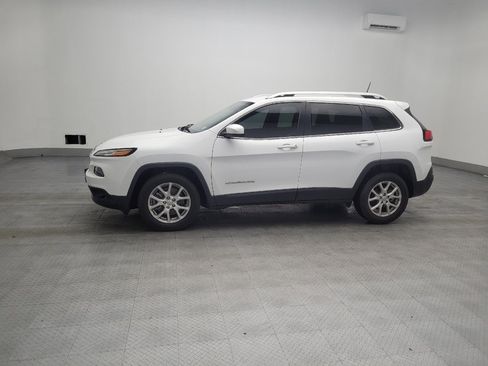 Used 2018 Jeep Cherokee Latitude image 2